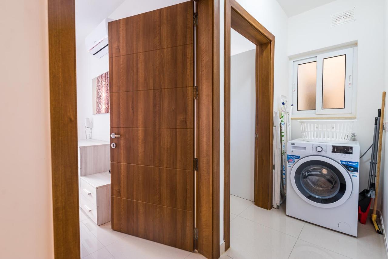 Sh6A- Qawra Prime Location 2 Bedroom Apartment St. Paul's Bay Exterior photo